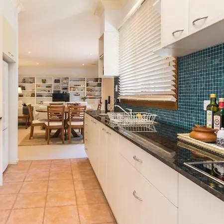 3 Bdrm 2 Bthrm House Close To Canberra Cbd & Anu Exterior photo